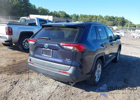 2020 Toyota Rav4 Hybrid Xle z USA, uszkodzony, nr VIN 2T3RWRFV8LW062484